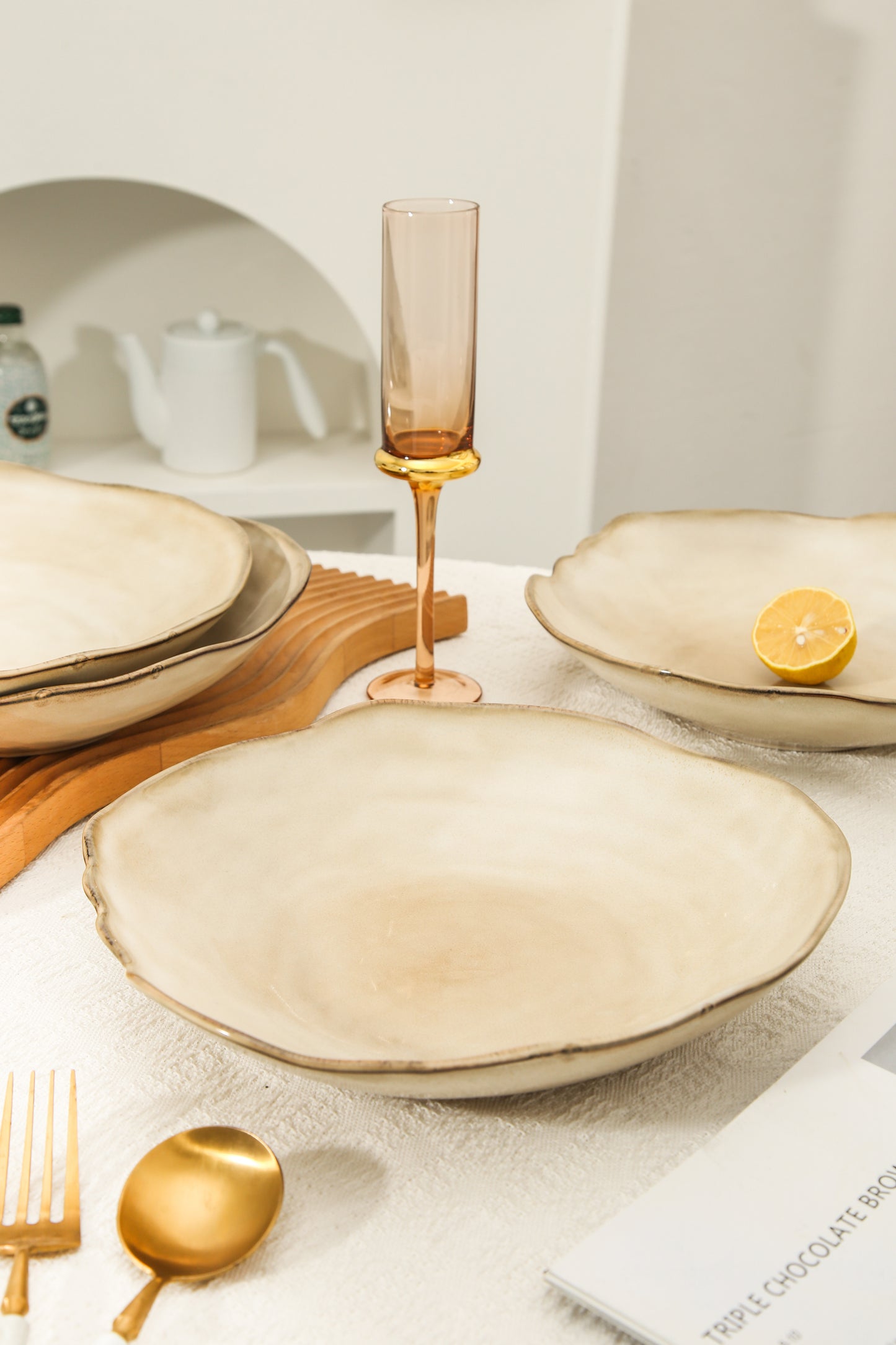 4-Piece Stoneware Deep Plate Set in Crema