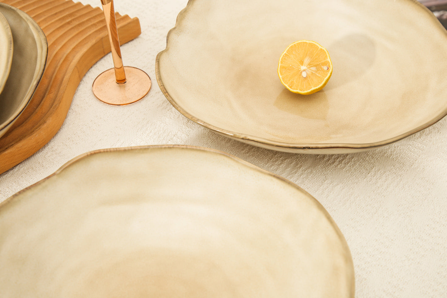 4-Piece Stoneware Deep Plate Set in Crema