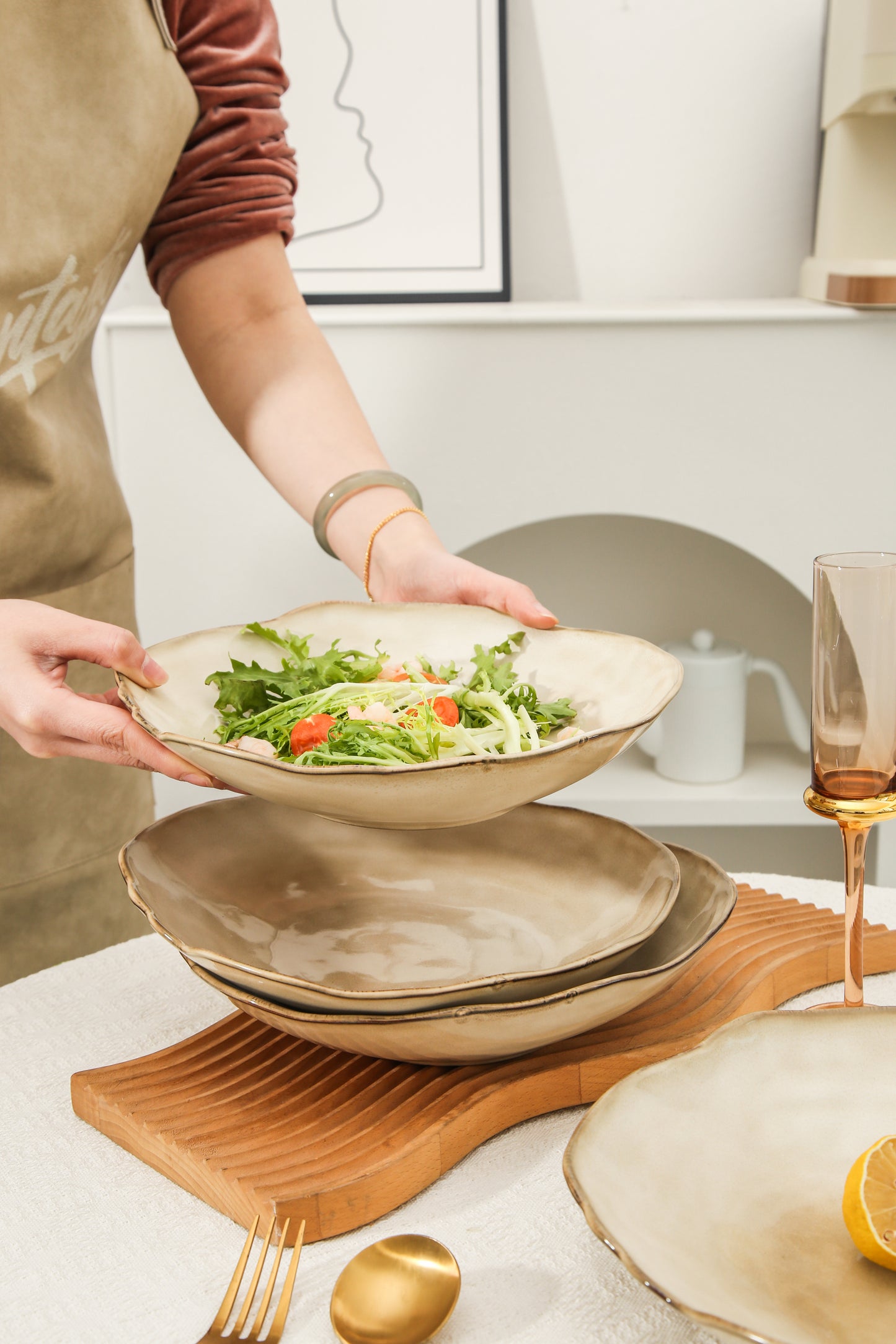 4-Piece Stoneware Deep Plate Set in Crema