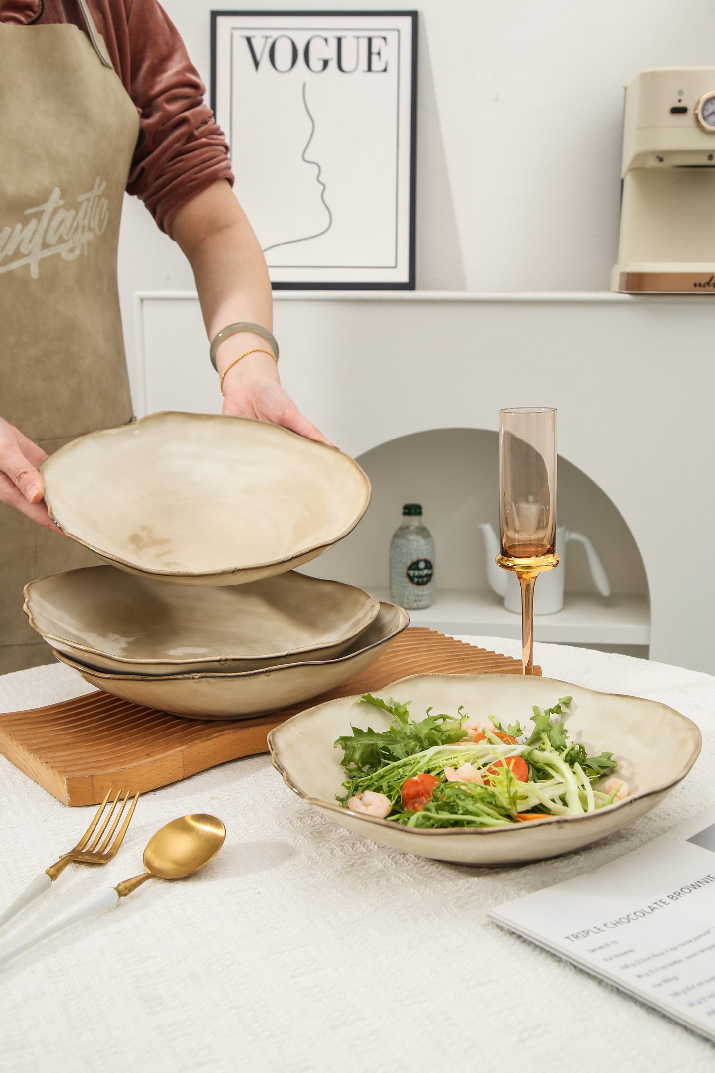 4-Piece Stoneware Deep Plate Set in Crema