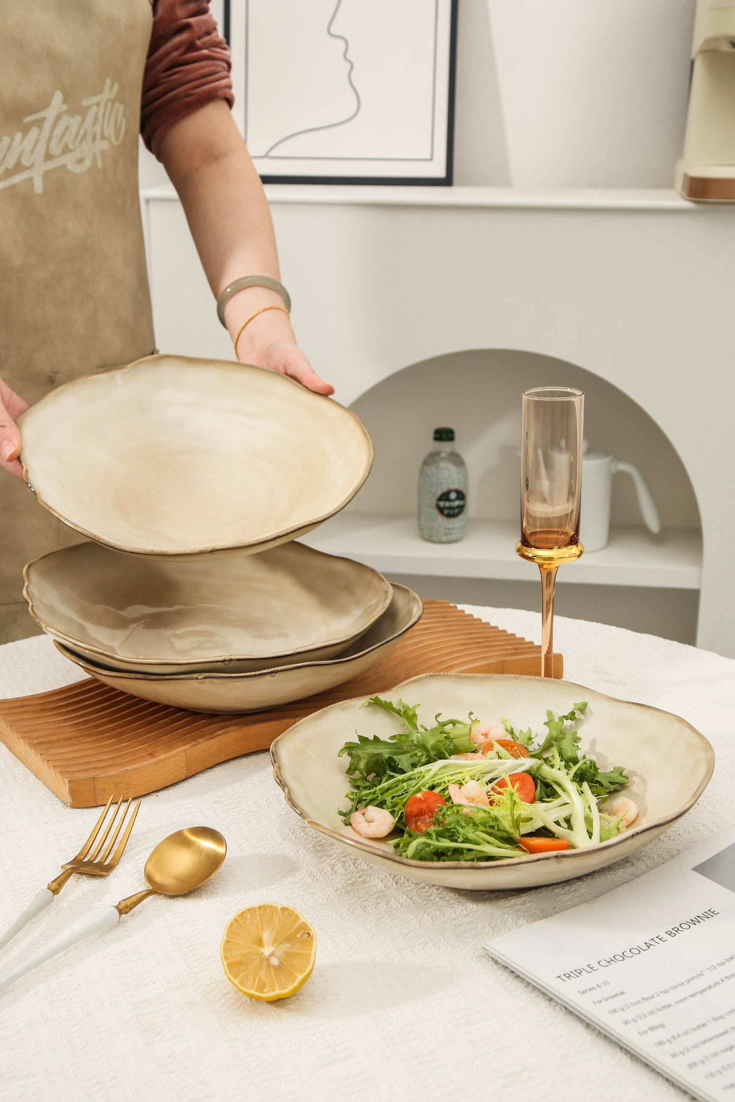4-Piece Stoneware Deep Plate Set in Crema