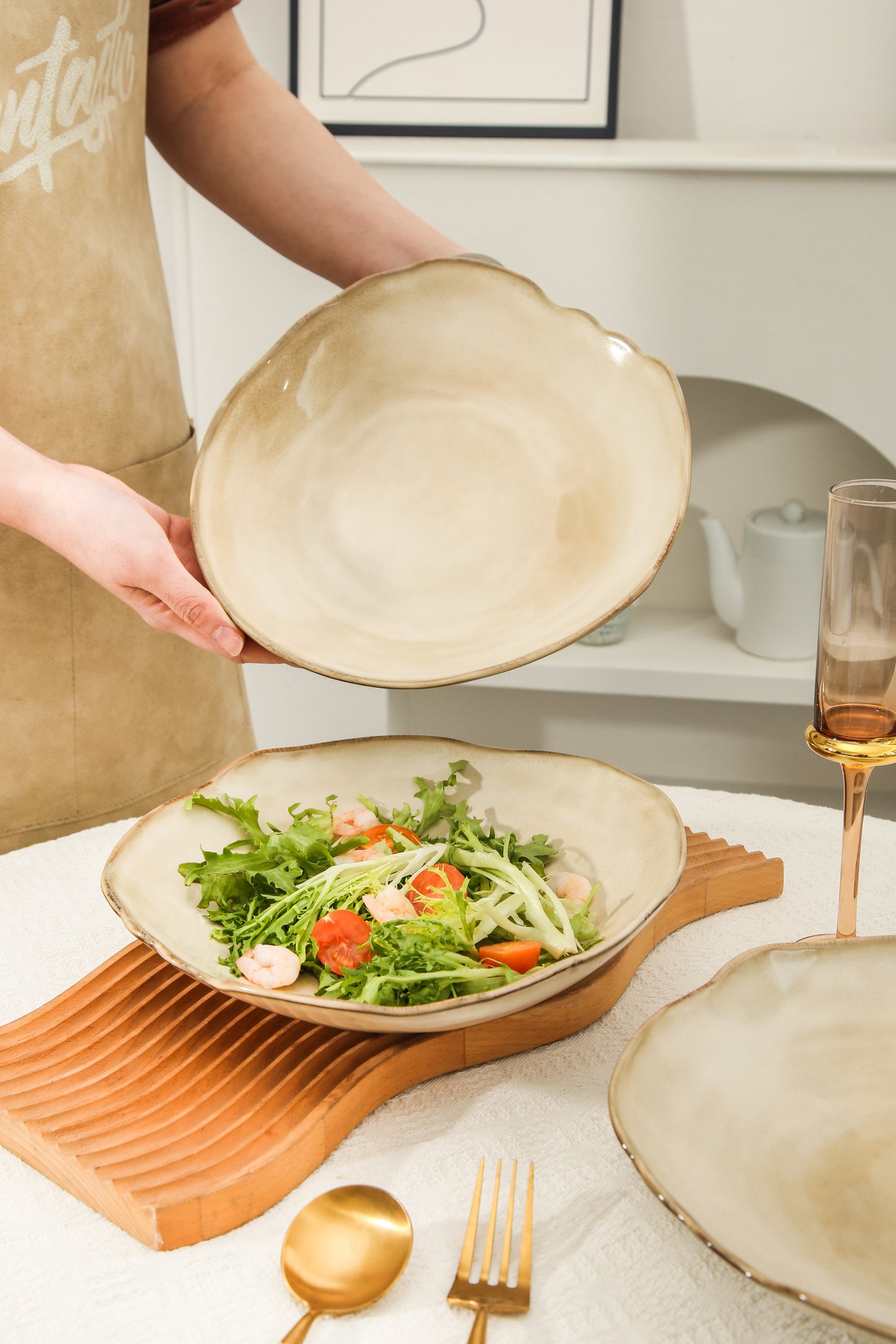 4-Piece Stoneware Deep Plate Set in Crema