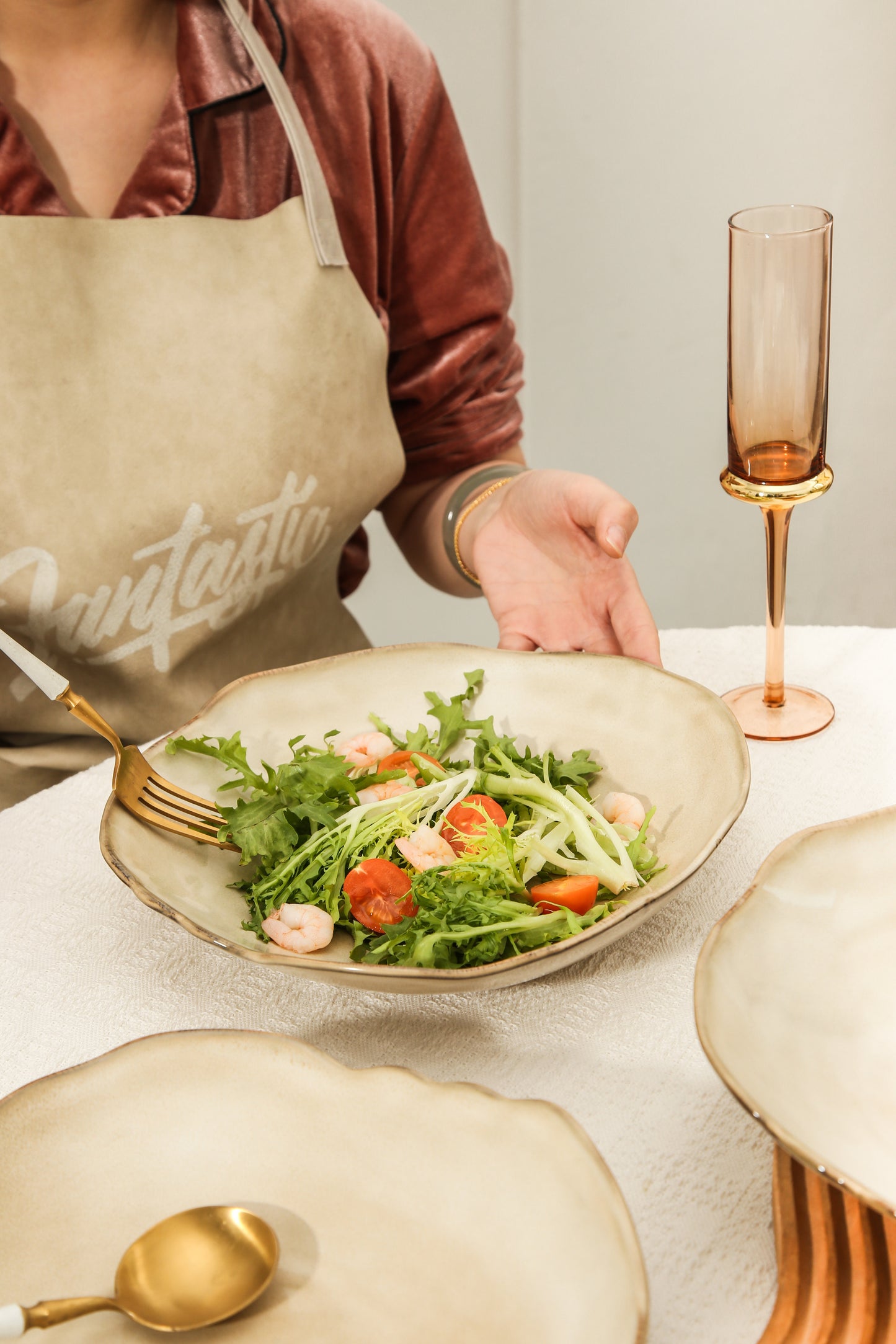 4-Piece Stoneware Deep Plate Set in Crema