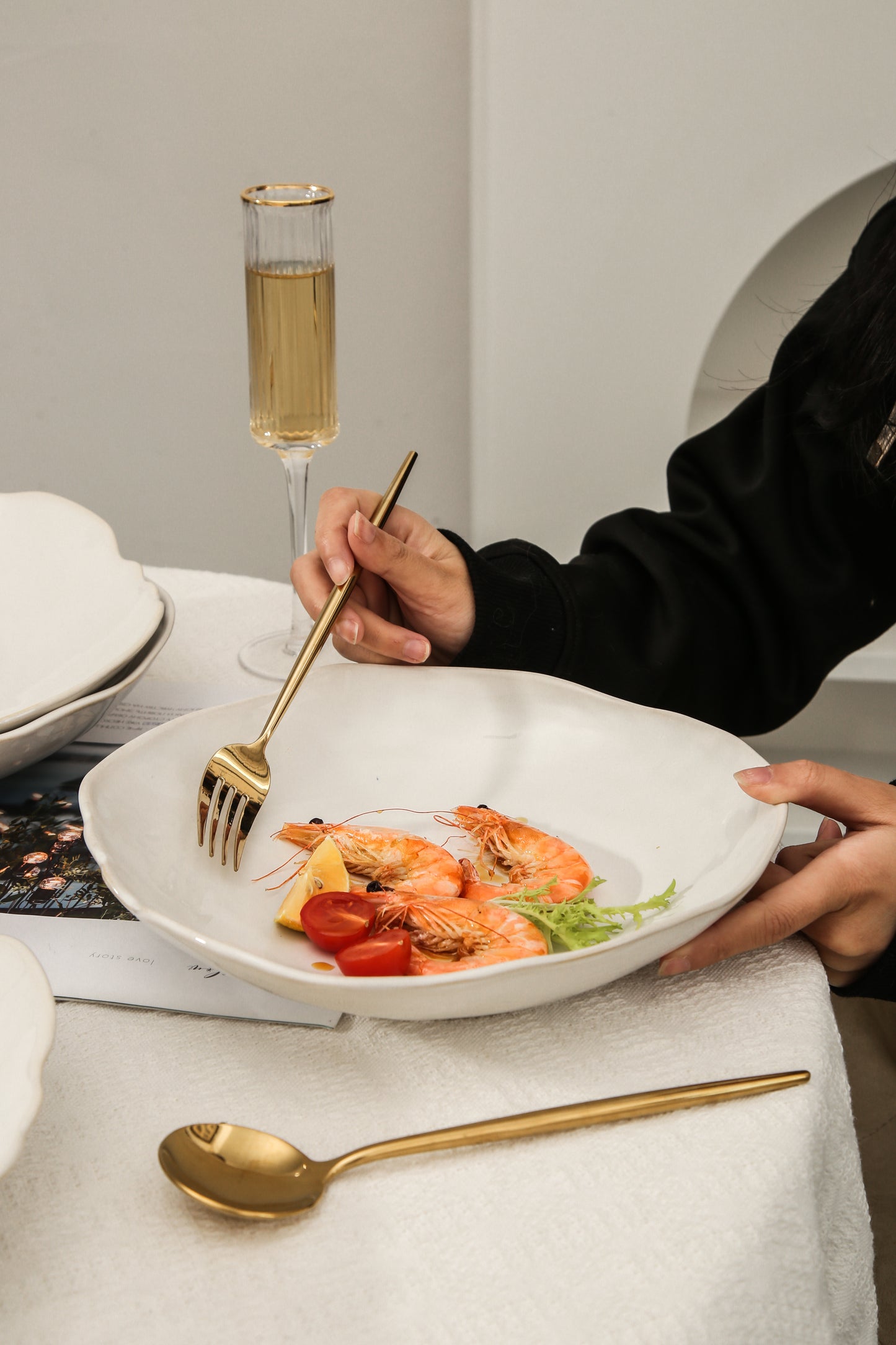 4-Piece Stoneware Deep Plate Set in Pearl White