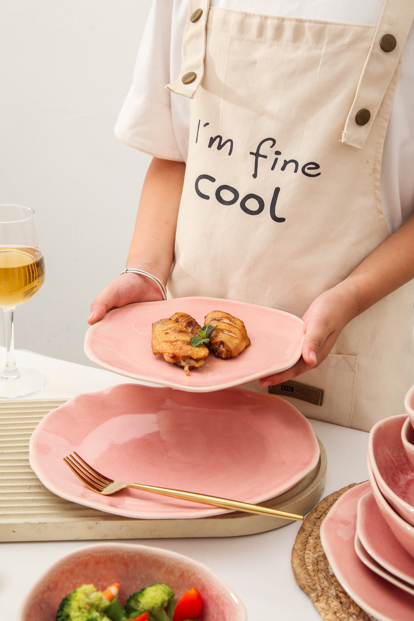 16 Piece Set Dinnerware Set- Rose Pink