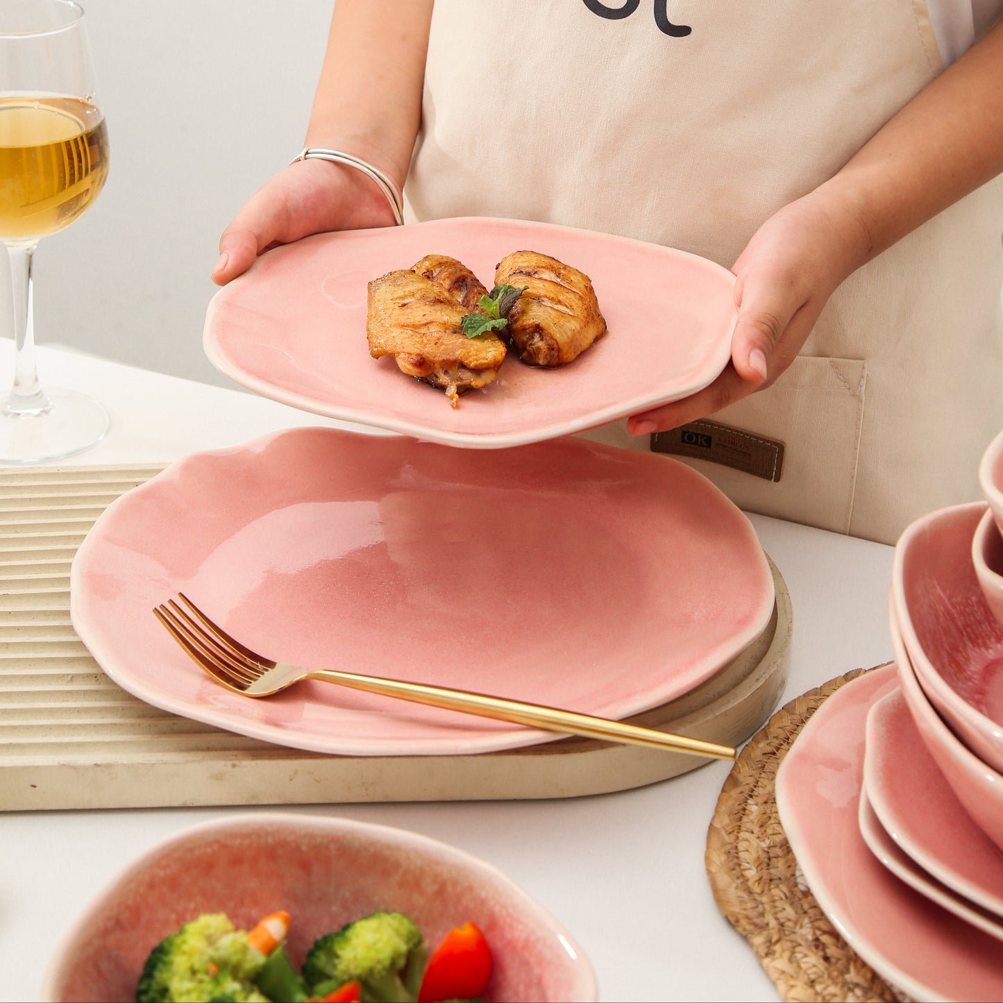 16 Piece Set Dinnerware Set- Rose Pink