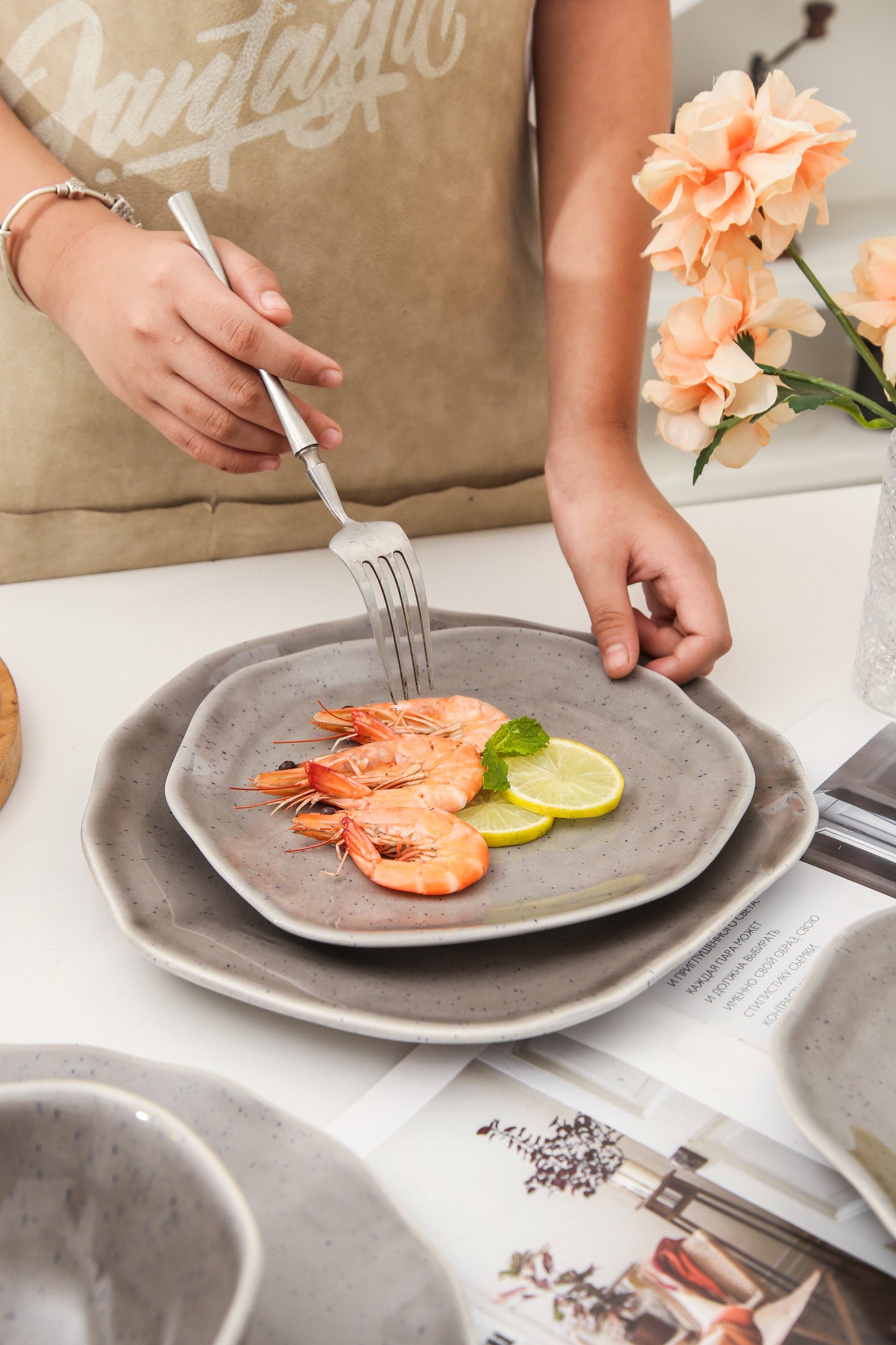 16-Piece Dinnerware Set – Moonstone Gray