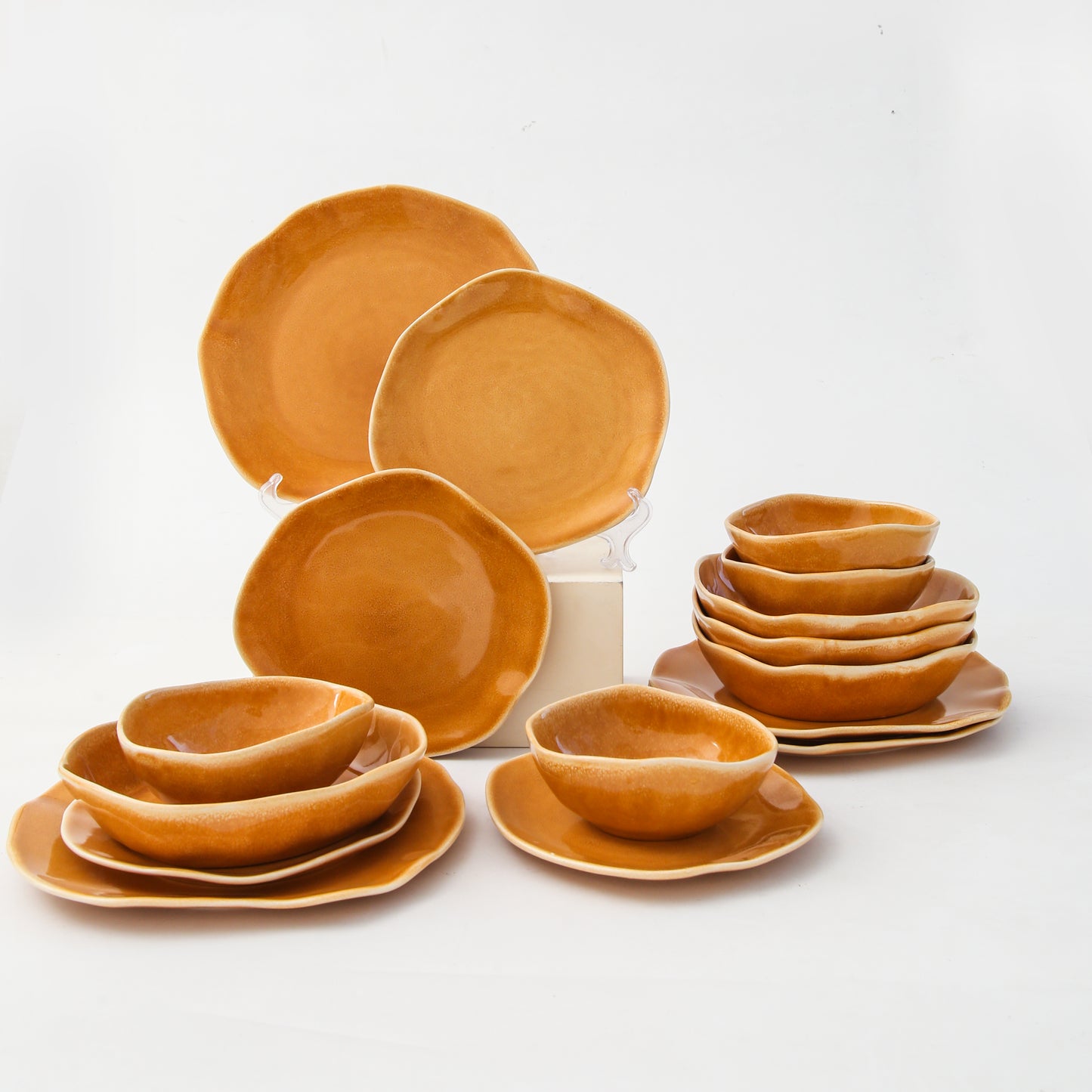 16-Piece Dinnerware Set – Golden Amber