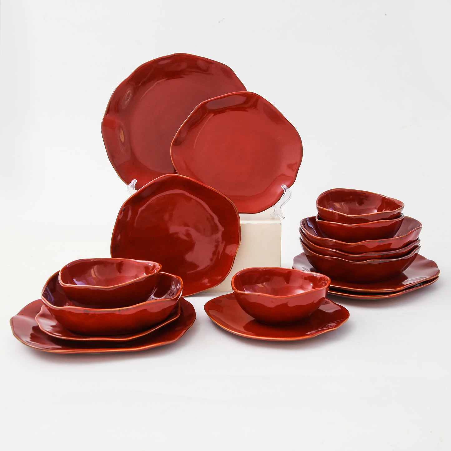 16-Piece Dinnerware Set – Garnet Rouge