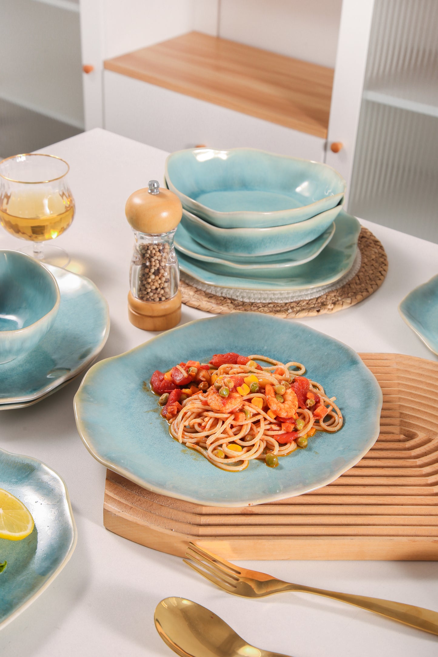 16-Piece Stoneware Set-Aqua Blue