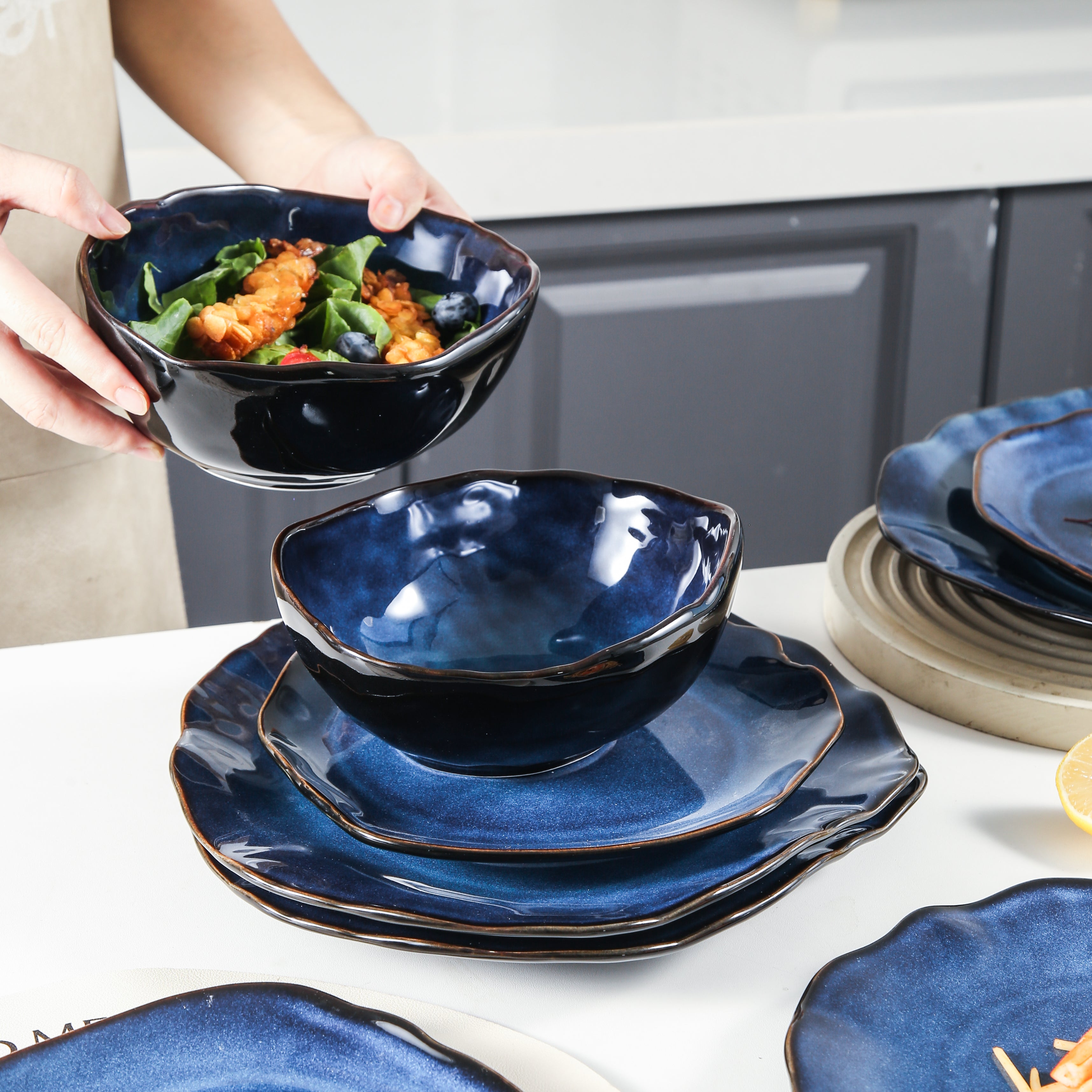 16-Piece Ocean Blue Porcelain Dinnerware Set