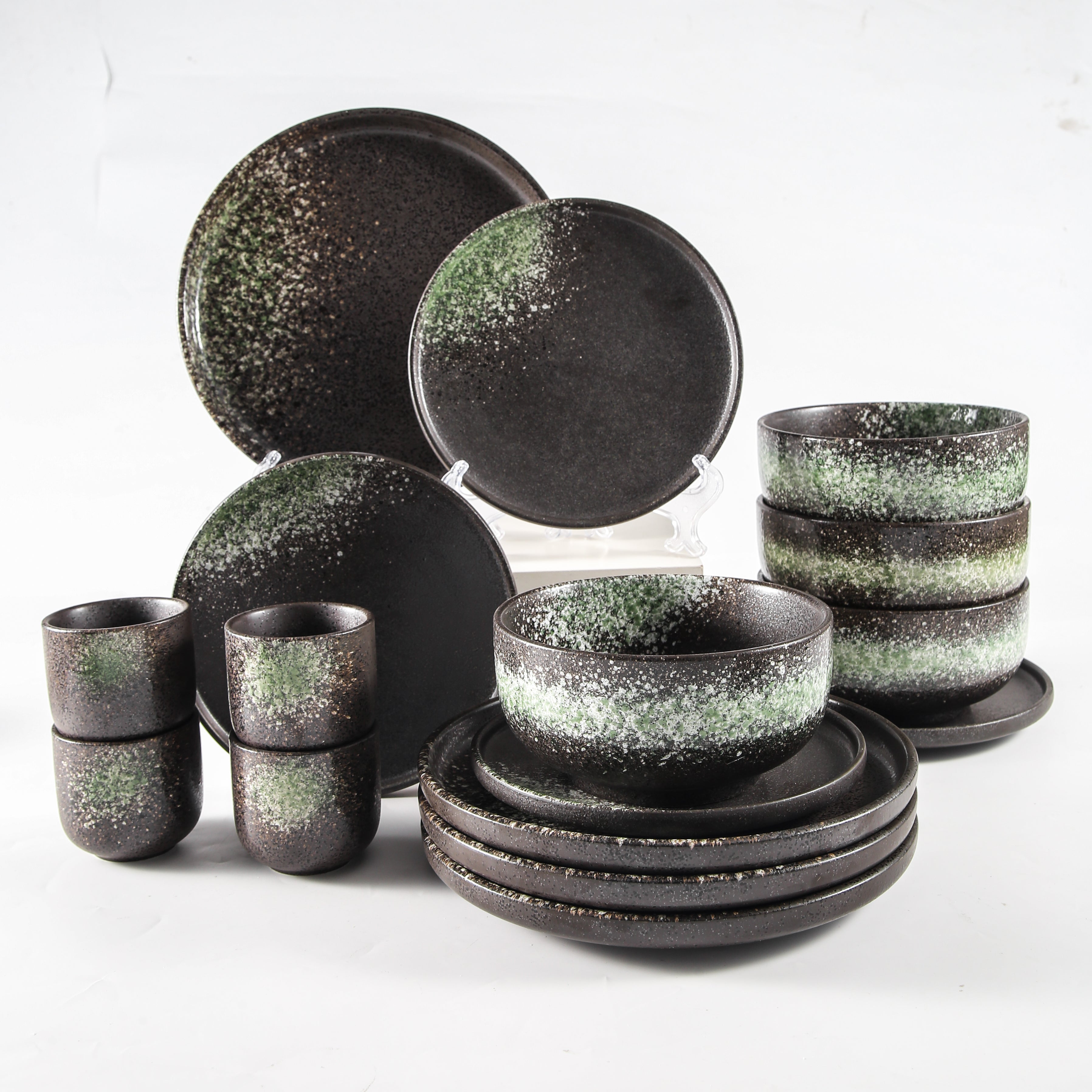 Iroha 16-Piece Stoneware Set