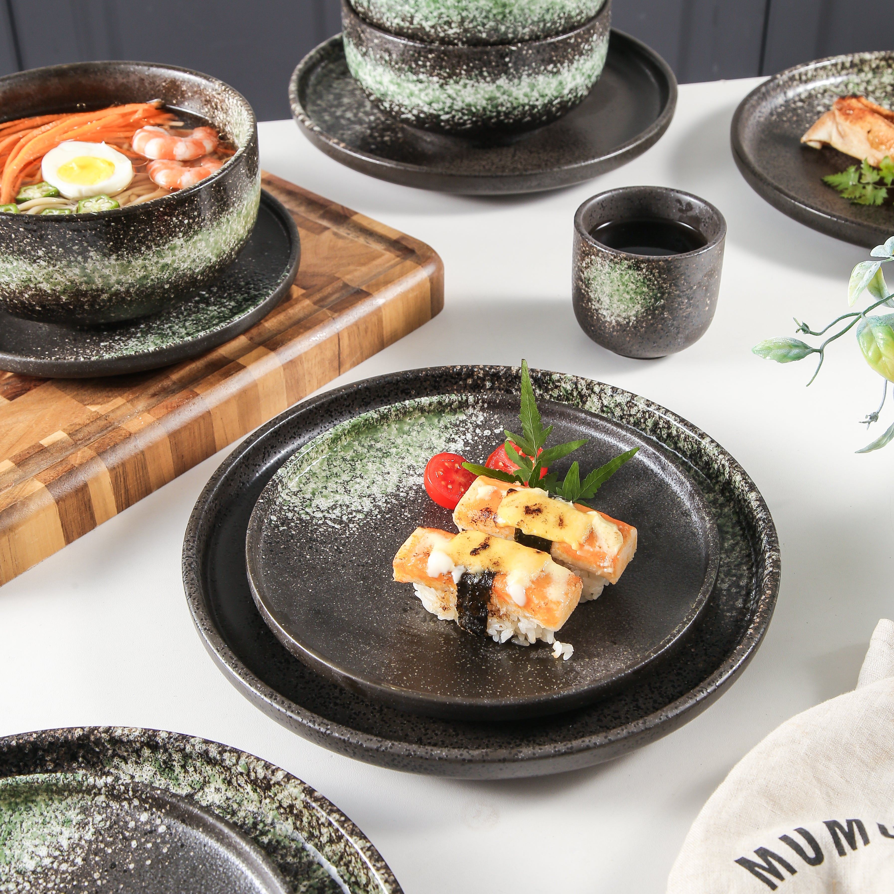 Iroha 16-Piece Stoneware Set