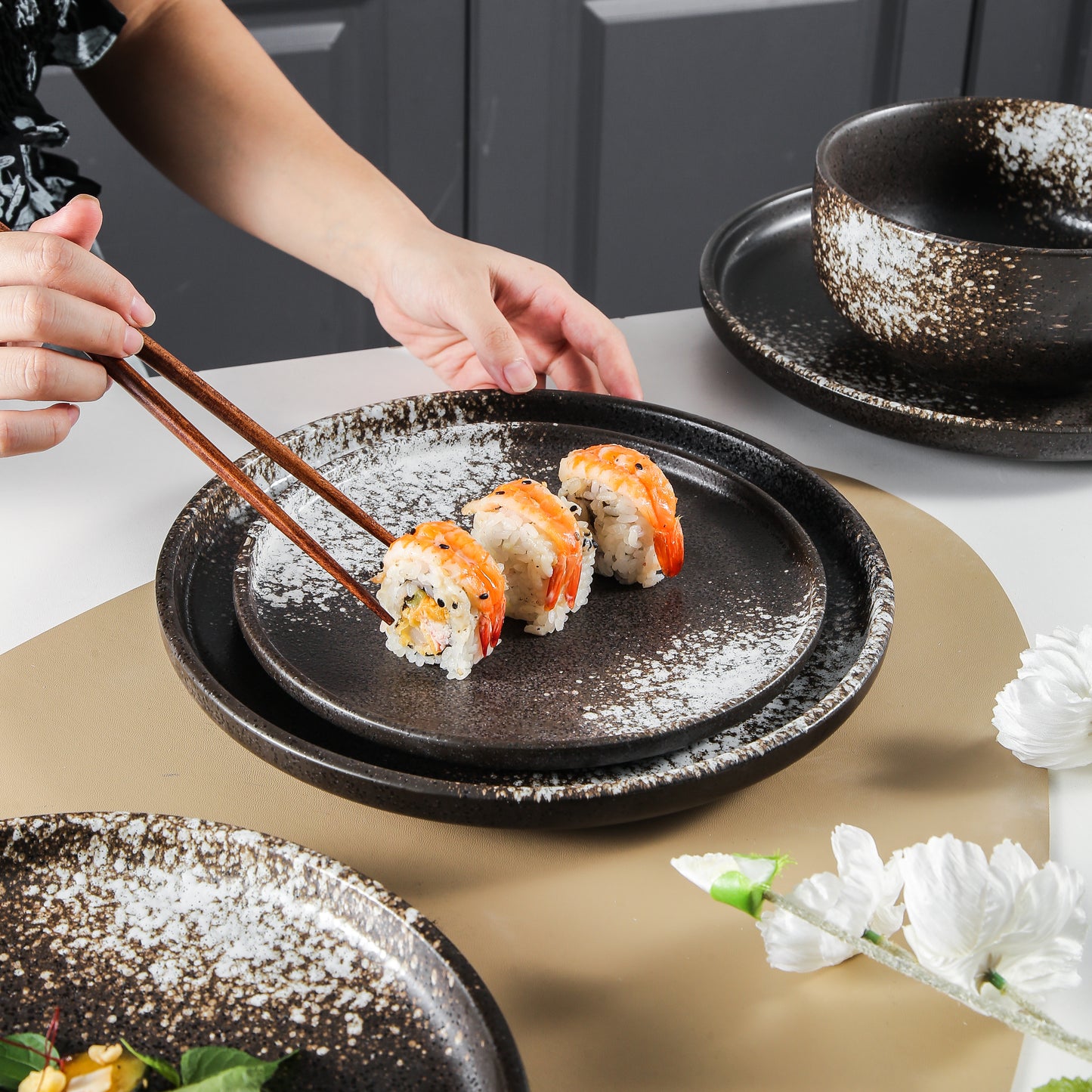 Iroha 16-Piece White Stoneware Set