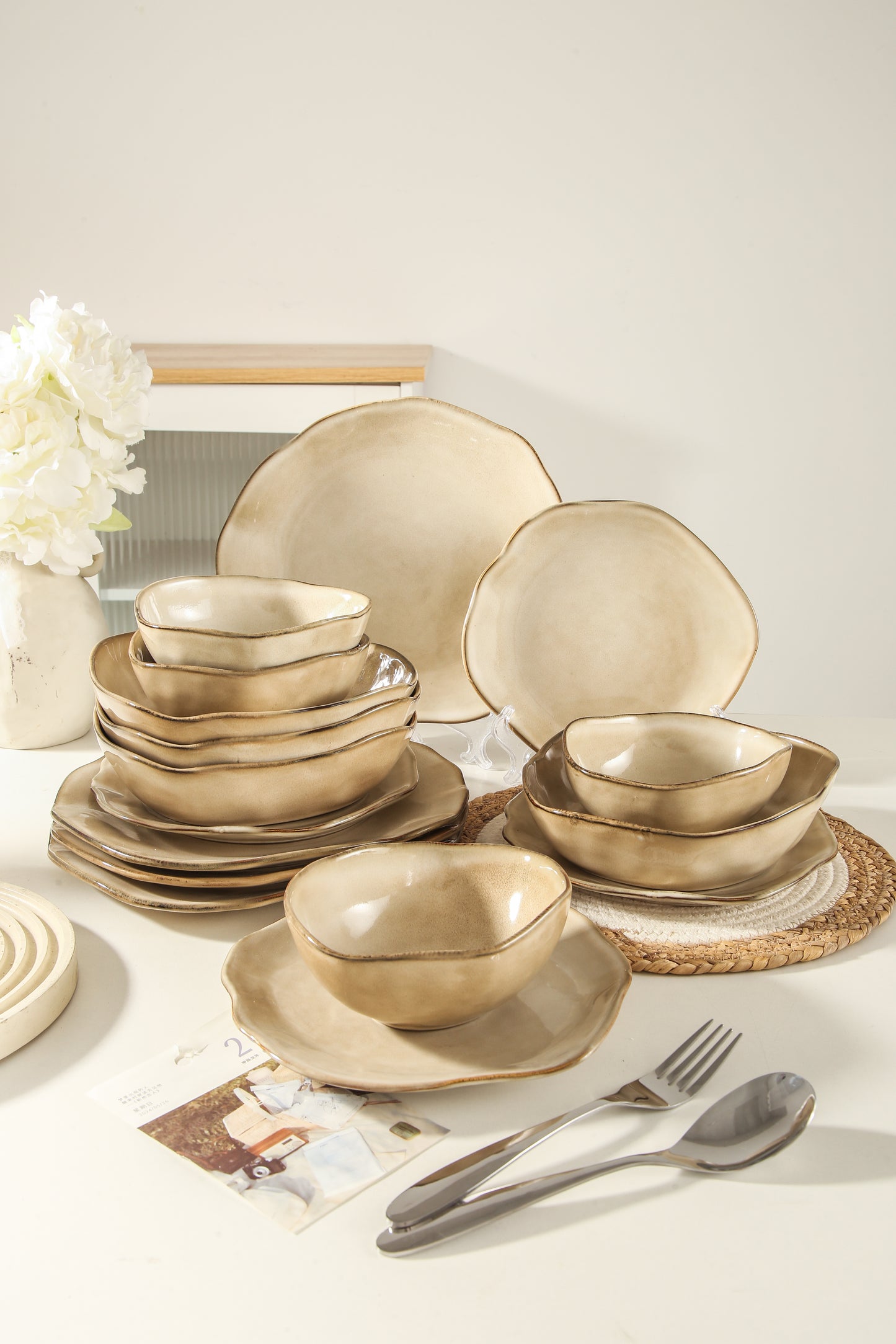 16-Piece Stoneware Set-Crema