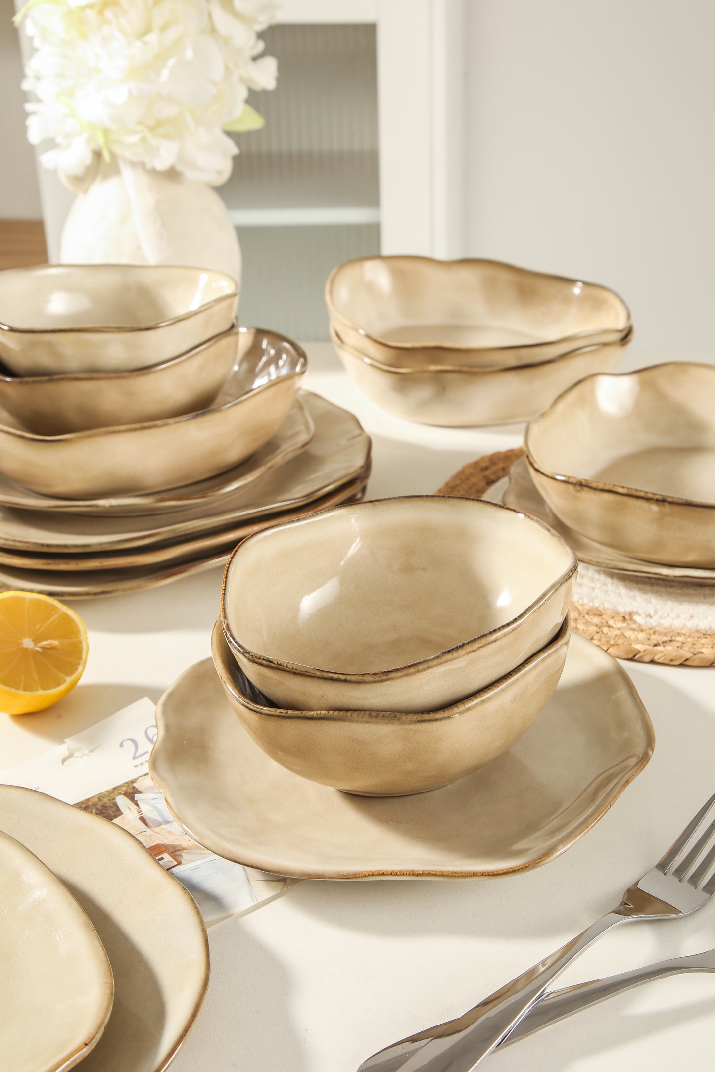 16-Piece Stoneware Set-Crema