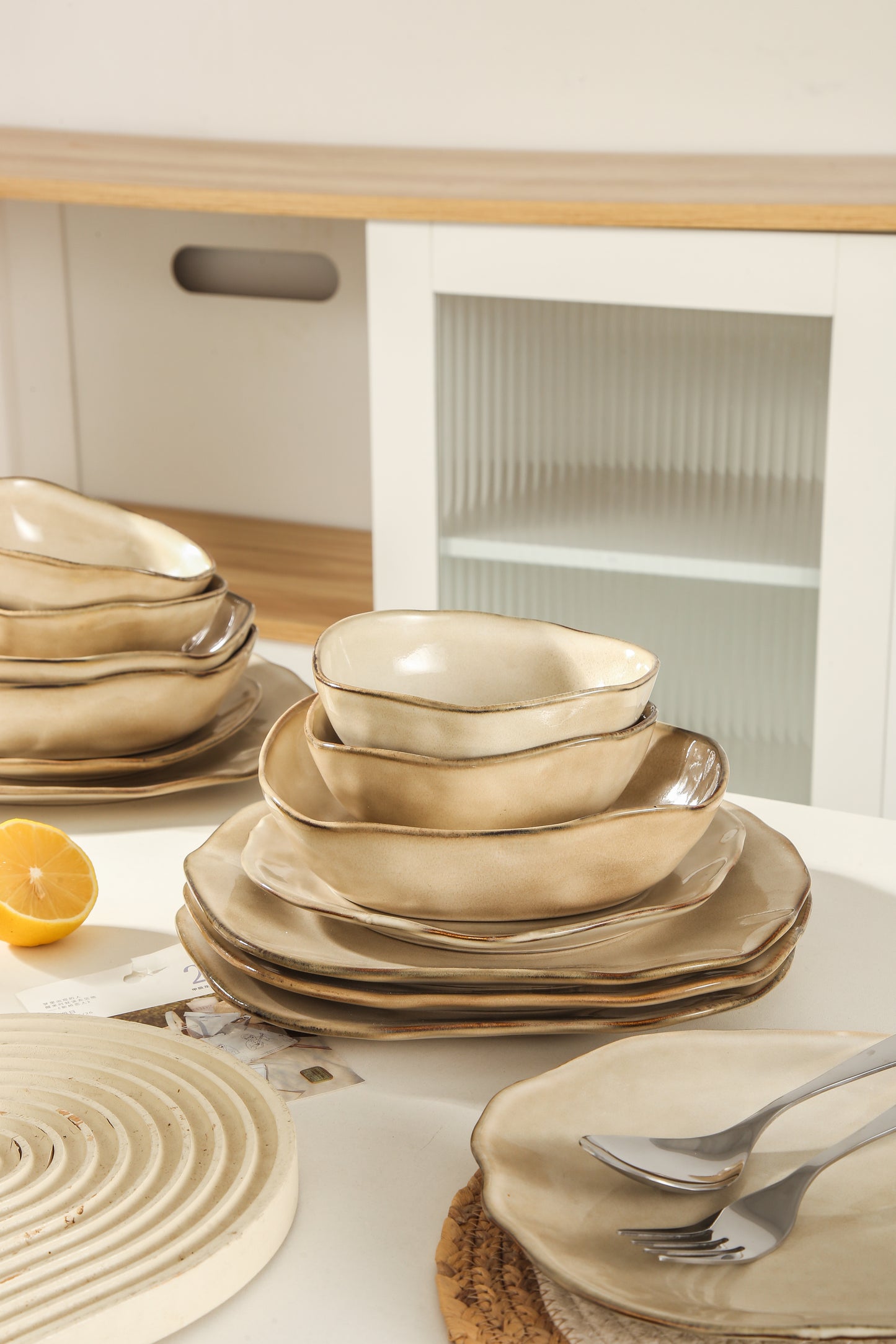 16-Piece Stoneware Set-Crema