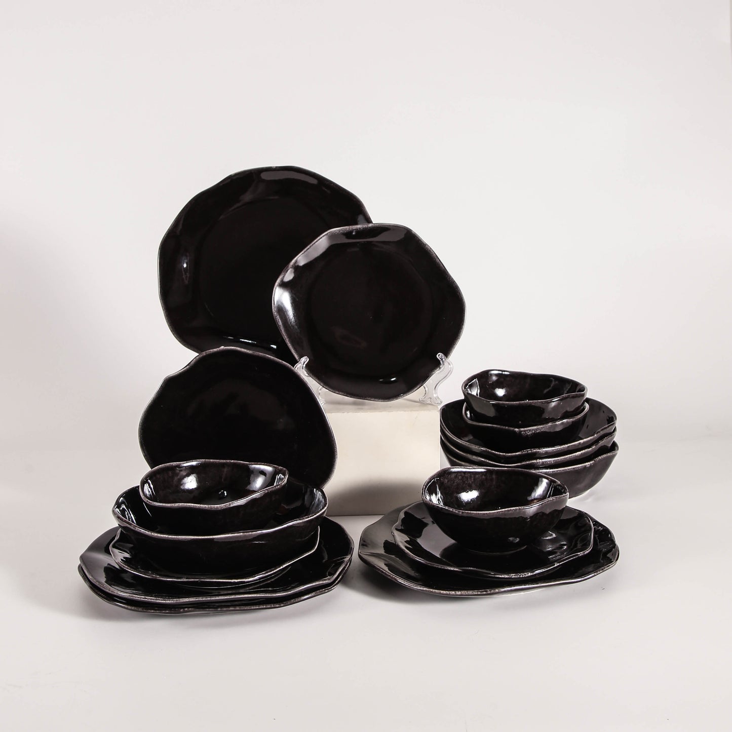 Imperial Onyx 16-Piece Organic Dinnerware Set