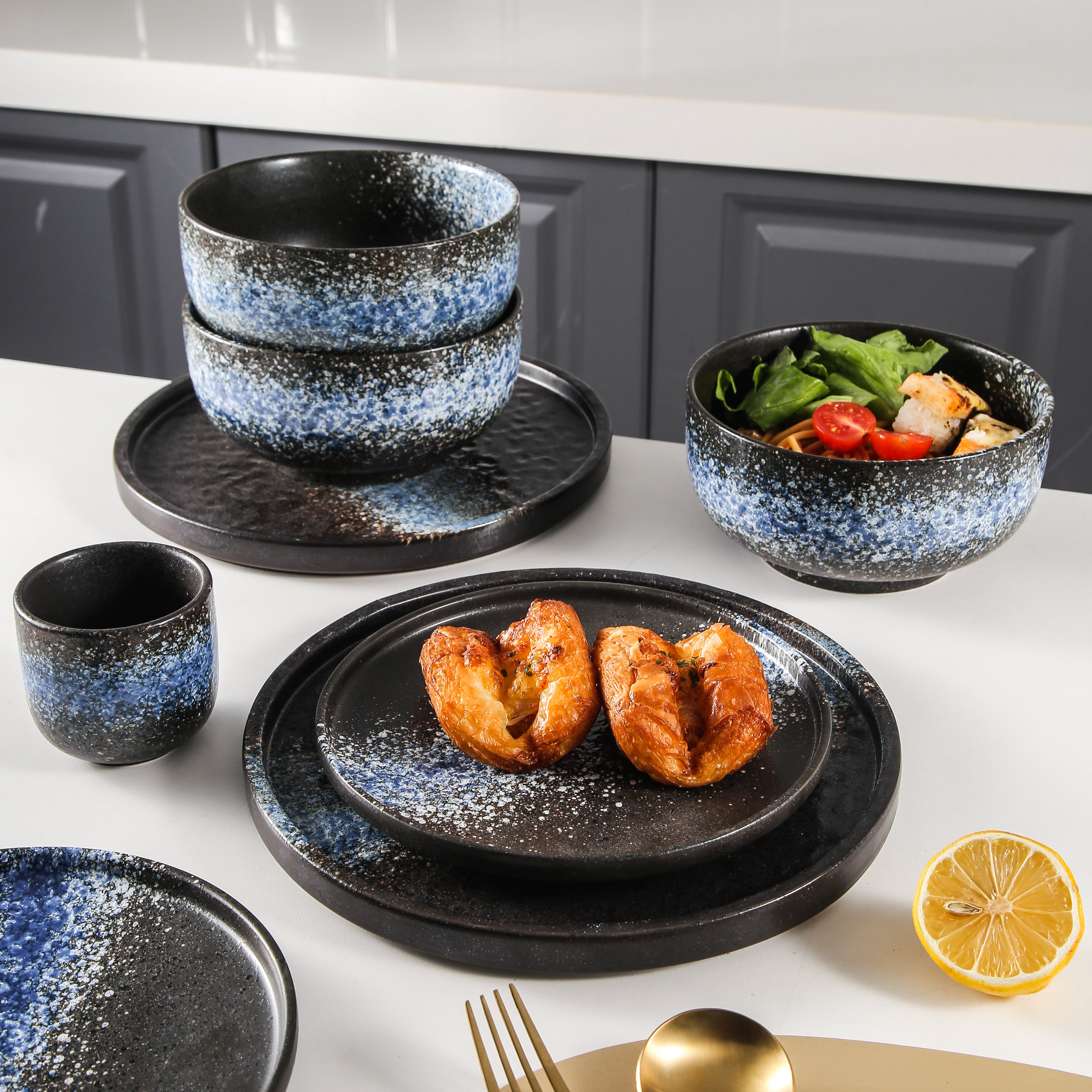 Iroha 16-Piece Stoneware Set