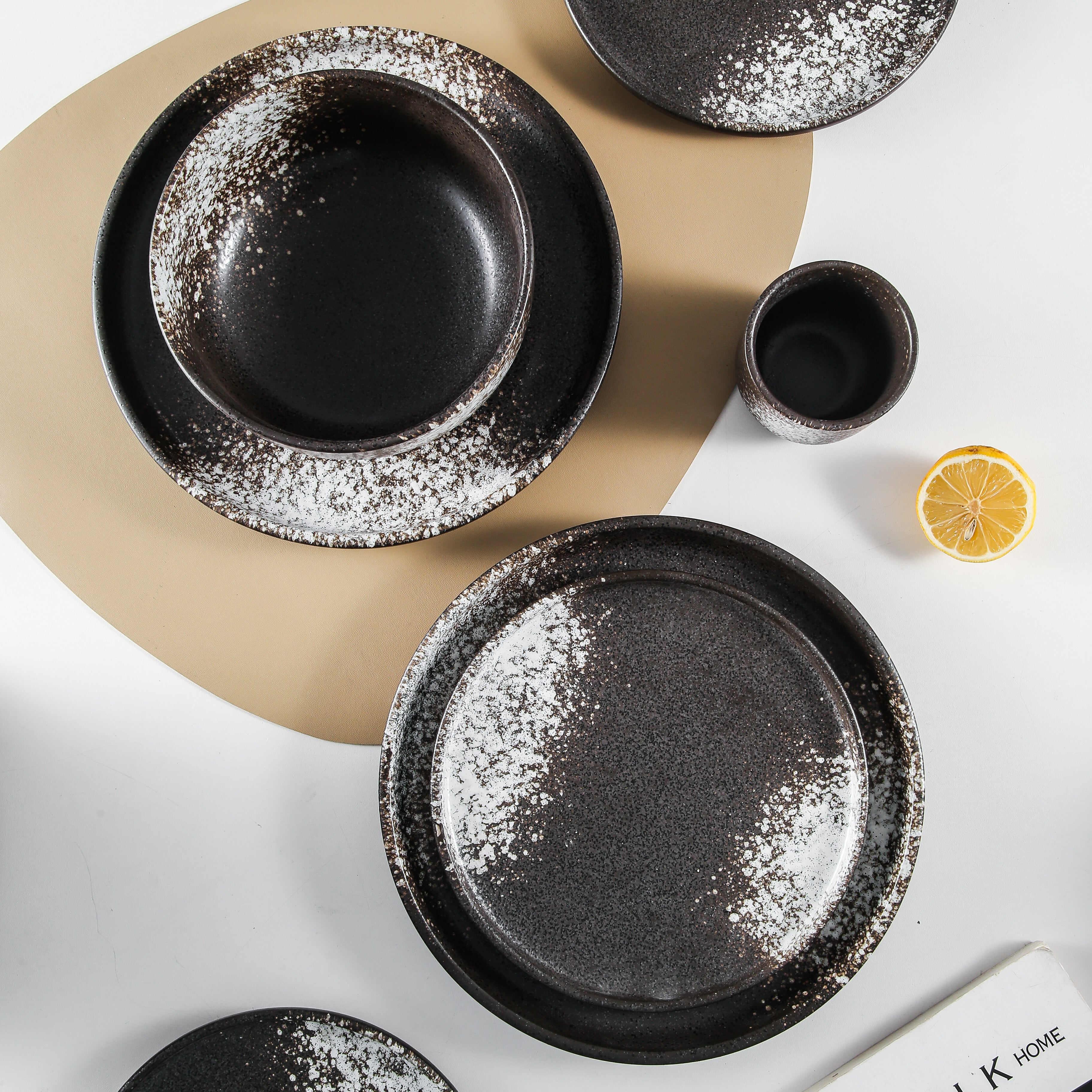 Iroha 16-Piece Stoneware Set